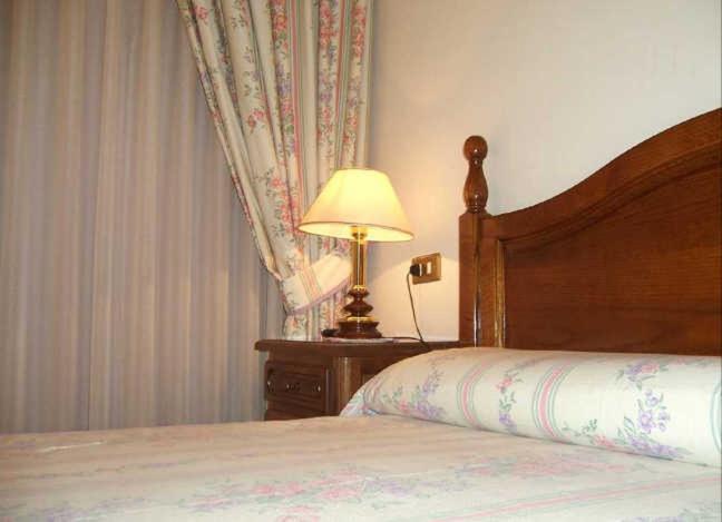 Hostal Las Coronas Sos del Rey Católico Zimmer foto